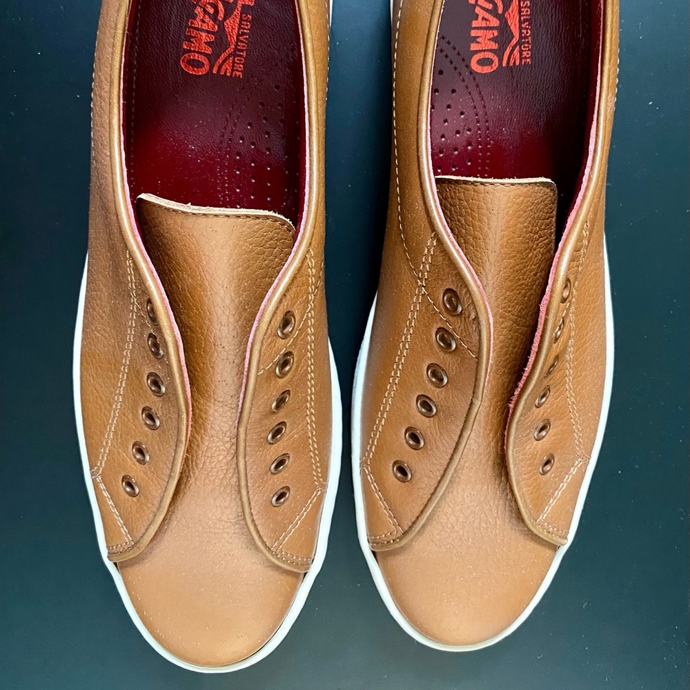 Ferragamo brown leather shoes (VGUC) Size 9 B